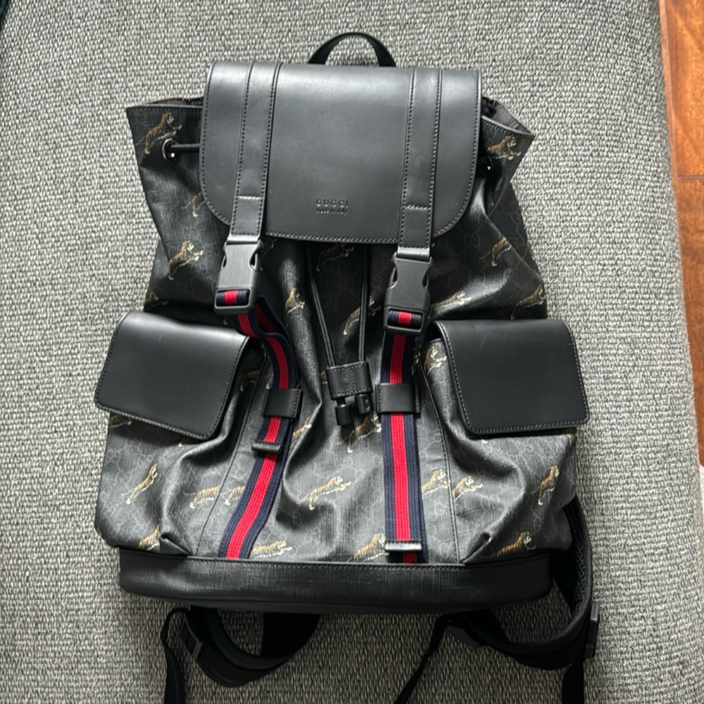 Gucci Tiger print backpack